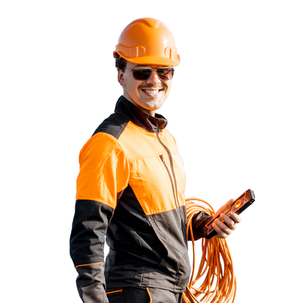 well-equipped-workman-on-a-solar-station-2021-09-01-15-24-13-utca.png
